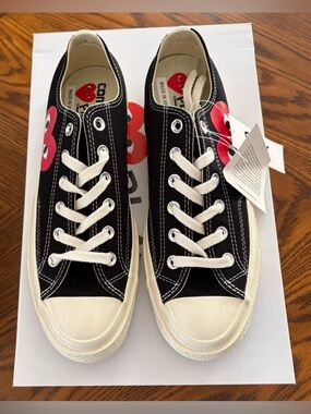 ✨✨Converse x Comme des Garçons PLAY Black Low-Top Sneakers M7 W9